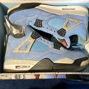 Air Jordan 4 Retro UNC